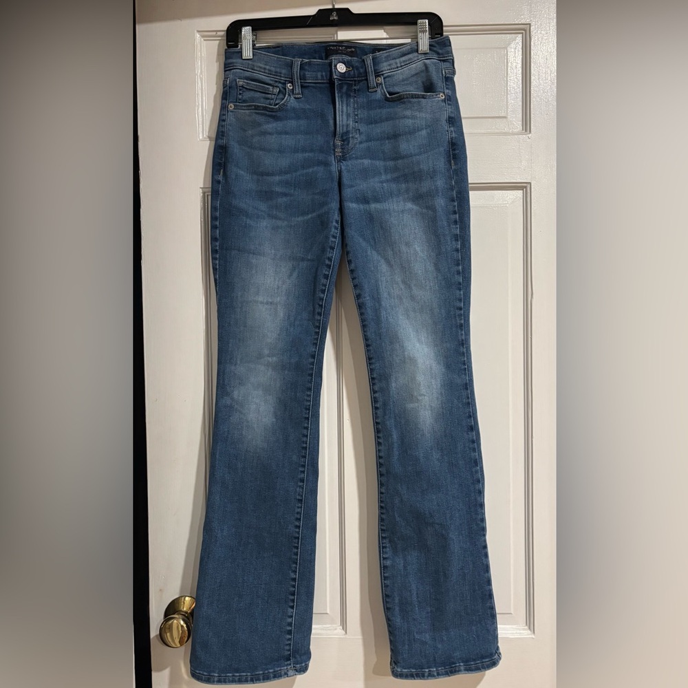 Lucky Brand Classic Women's Boot Leg Blue Jeans - Mid Wash Size 4